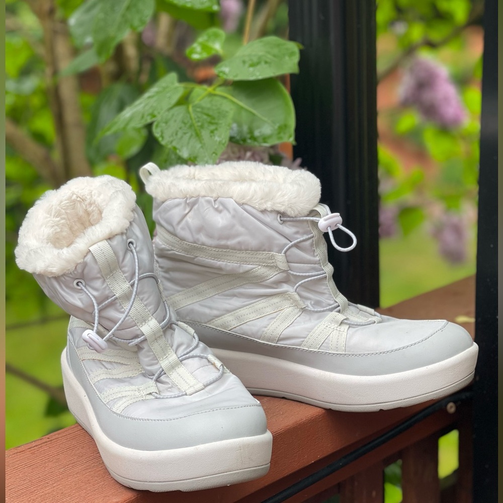 Clarks Cloudsteppers Step North Frost Ankle Boots US 9.5 Grey White